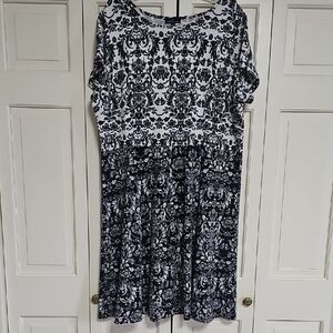 Elegant Black and White Patterned Dress